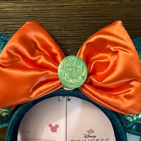 Loungefly Disney Princess Stained Glass Collection Moana Ear Headband NWT - Picture 3 of 15